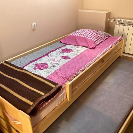 Dom Mlodziezowy W Polanie Lägenhet Serednie Male Exteriör bild